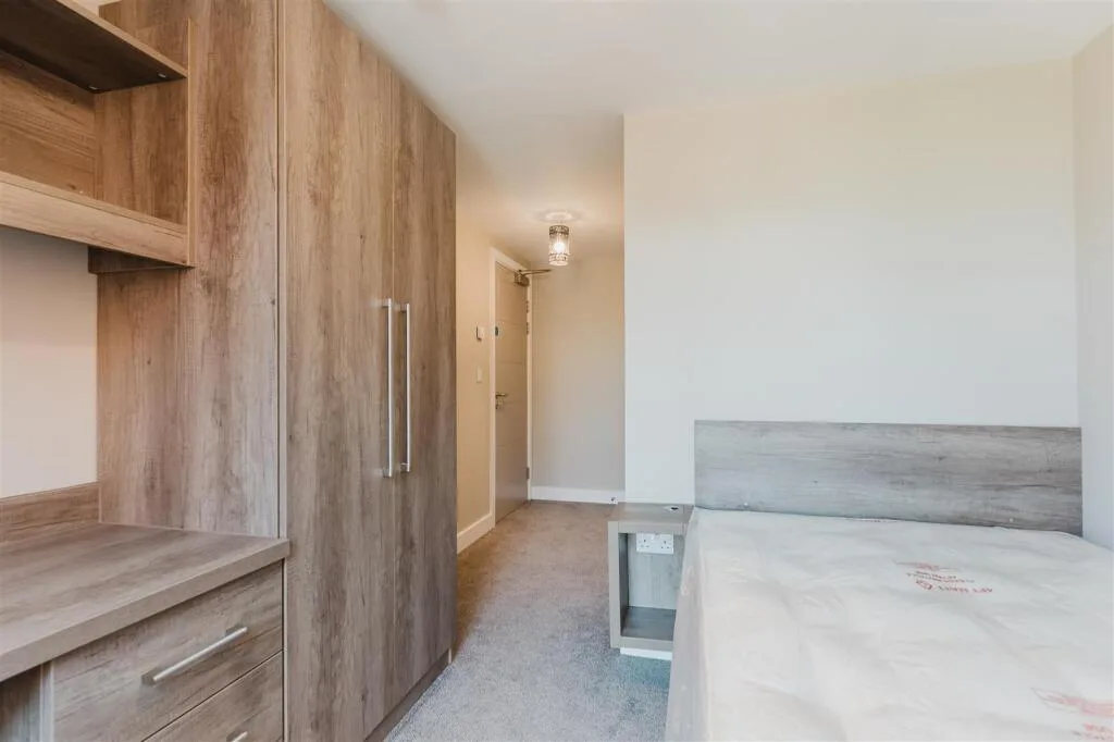 5 bedroom apartment for rent