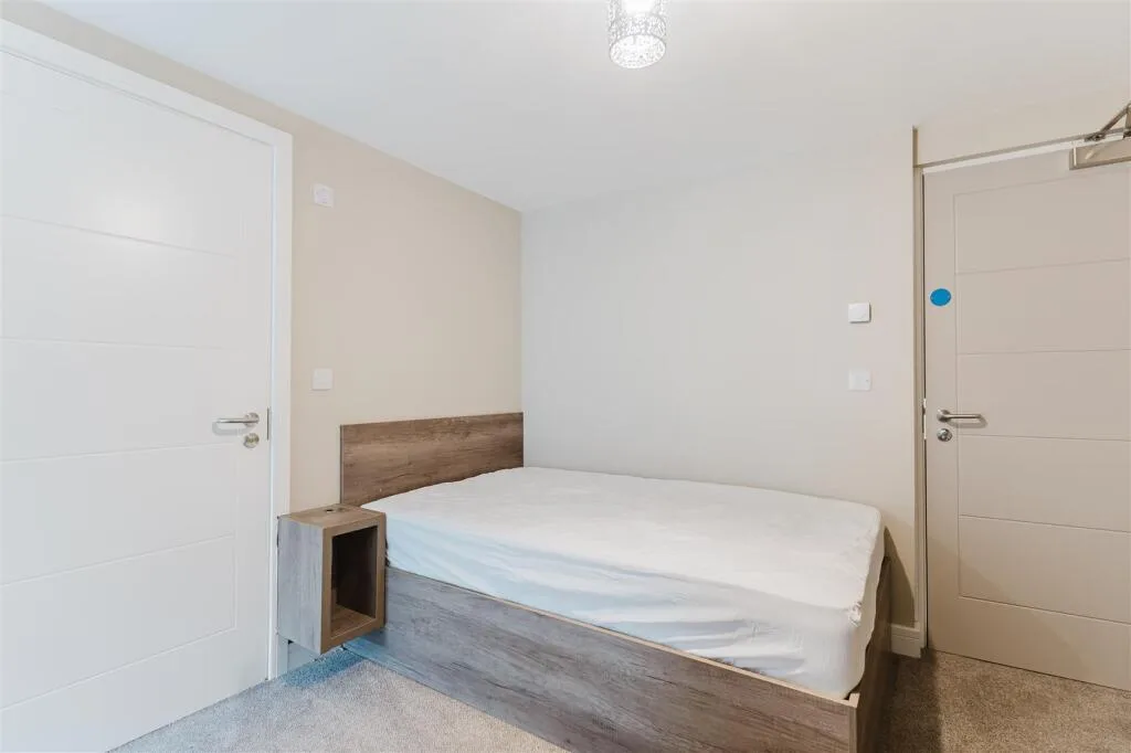5 bedroom apartment for rent