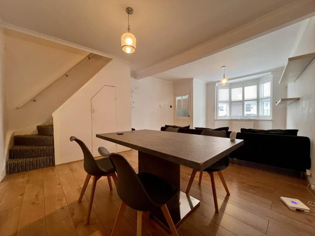 2 bedroom terraced house for rent