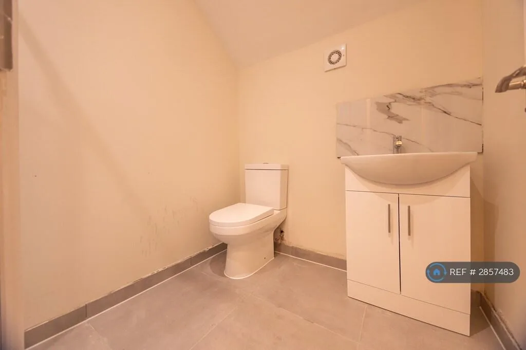5 bedroom maisonette for rent
