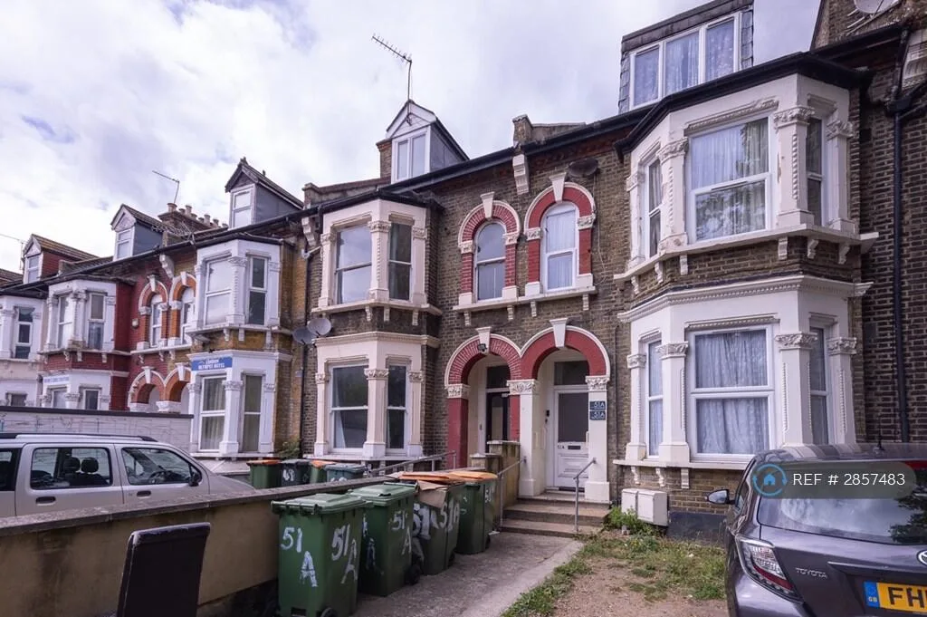 5 bedroom maisonette for rent