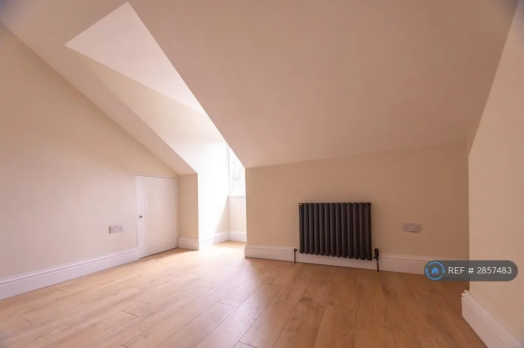 5 bedroom maisonette for rent