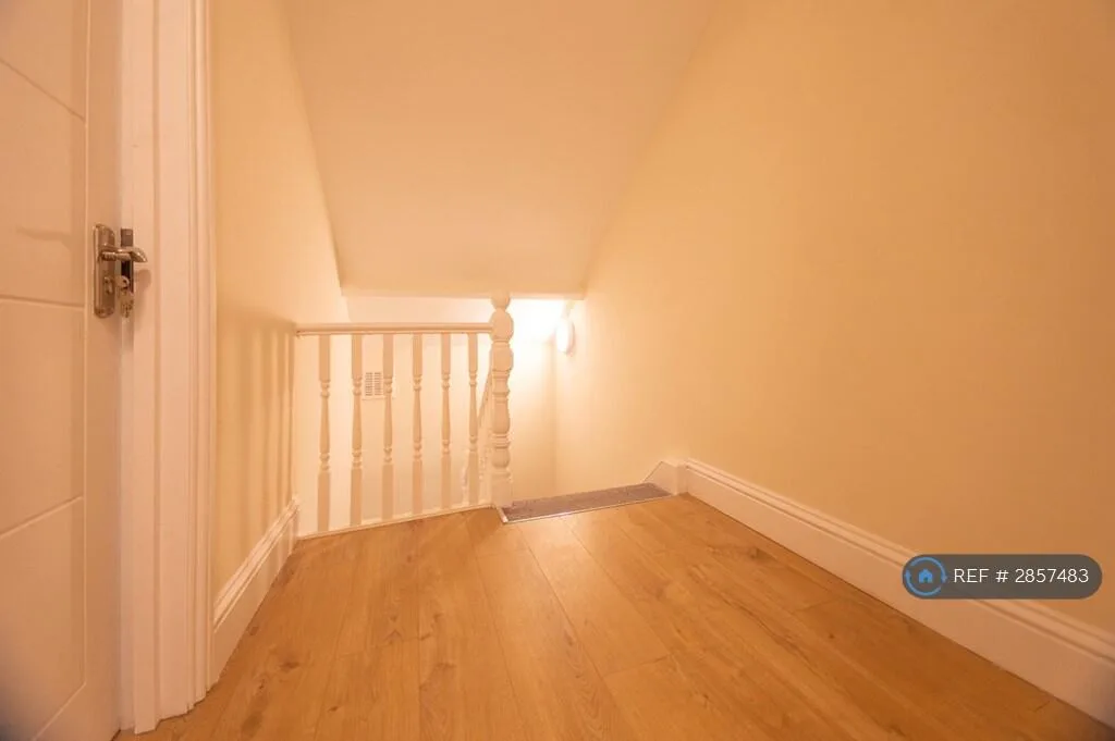 5 bedroom maisonette for rent