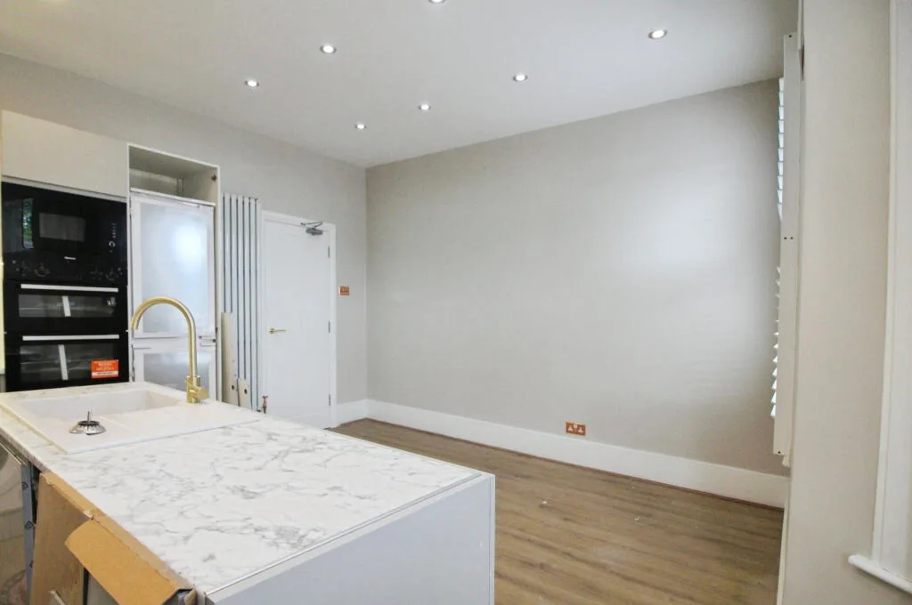 3 bedroom flat for rent