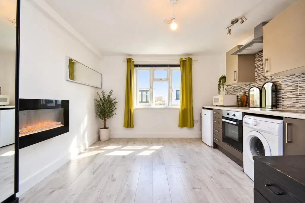 Studio flat for rent