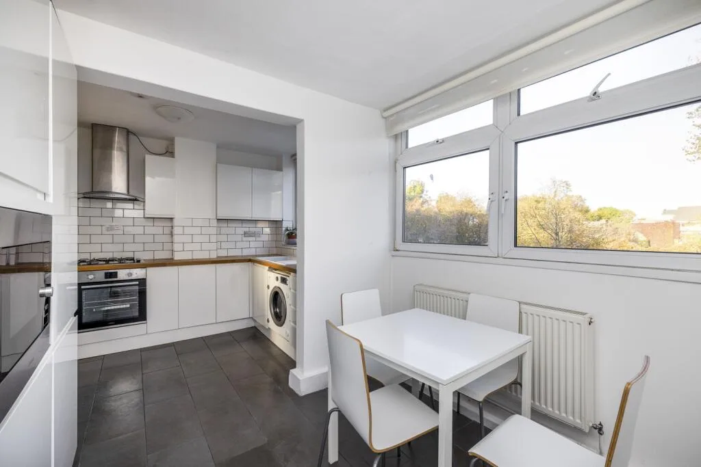 3 bedroom flat for rent