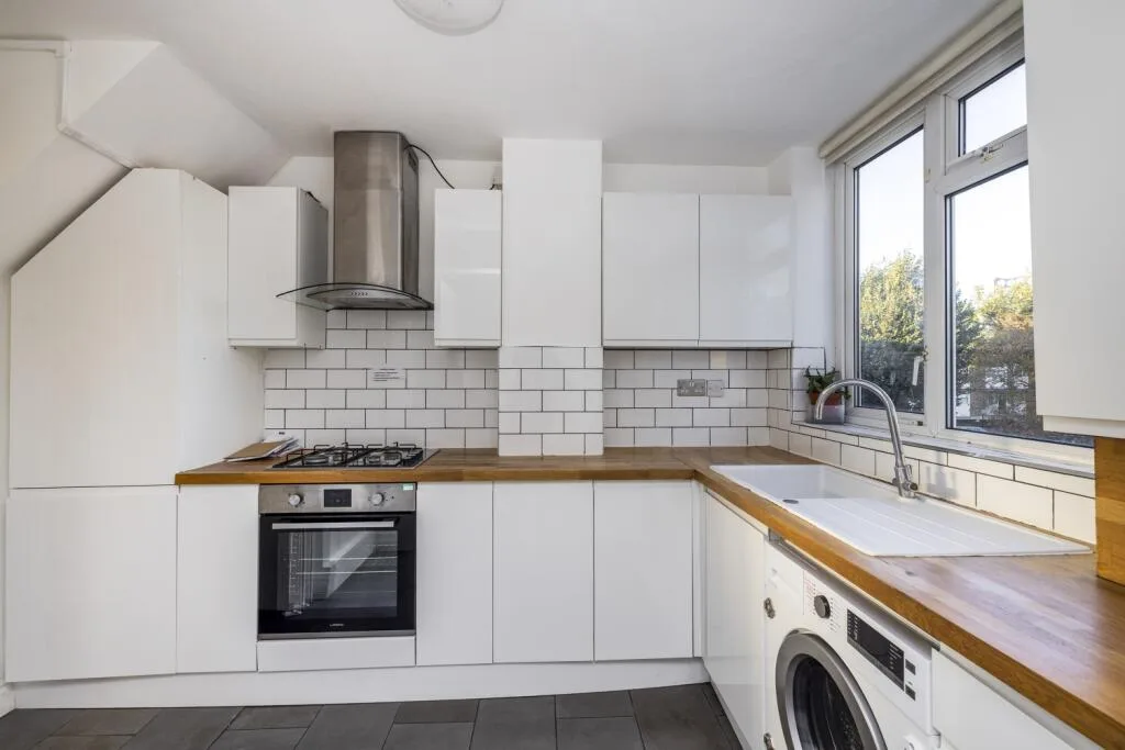3 bedroom flat for rent