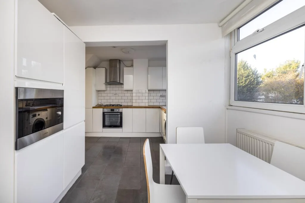 3 bedroom flat for rent