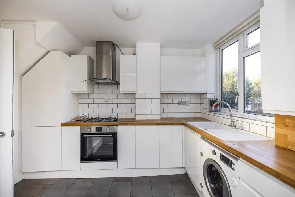3 bedroom flat for rent