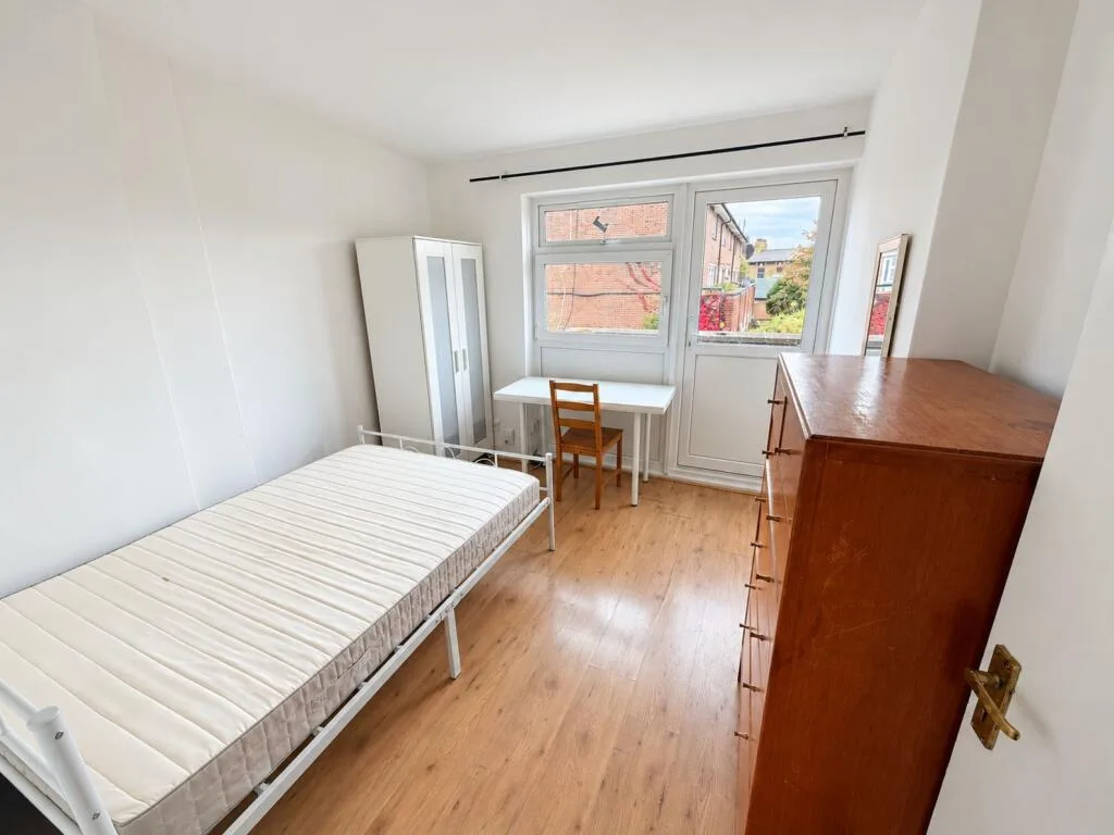 3 bedroom flat for rent