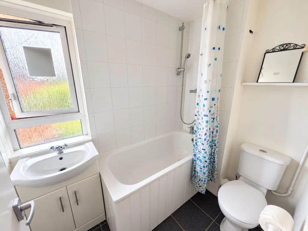 3 bedroom flat for rent