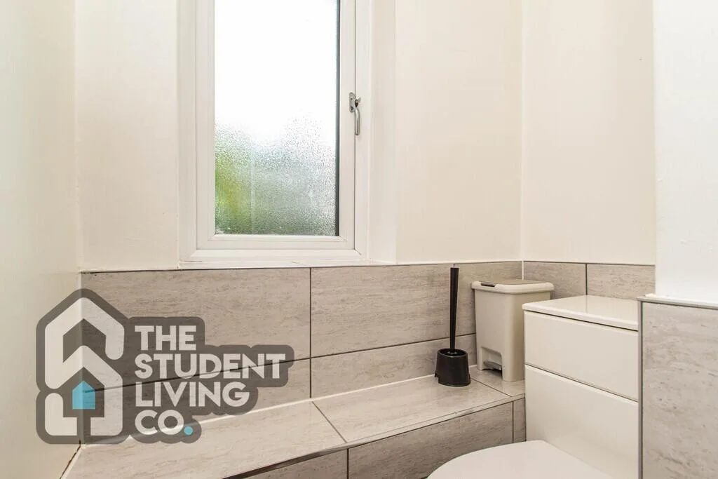 2 bedroom end of terrace house for rent