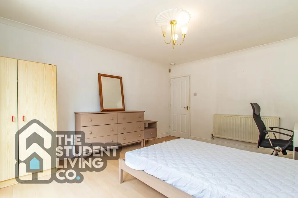 2 bedroom end of terrace house for rent