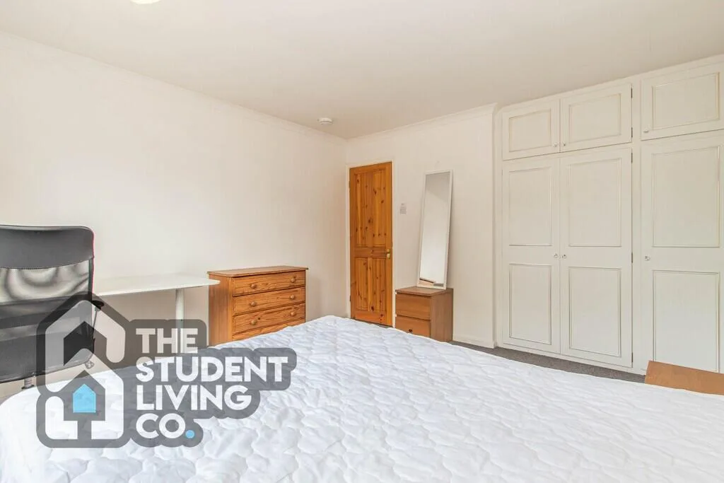 2 bedroom end of terrace house for rent