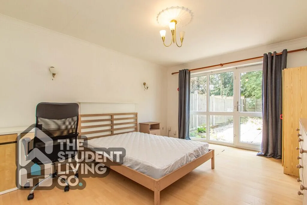 2 bedroom end of terrace house for rent