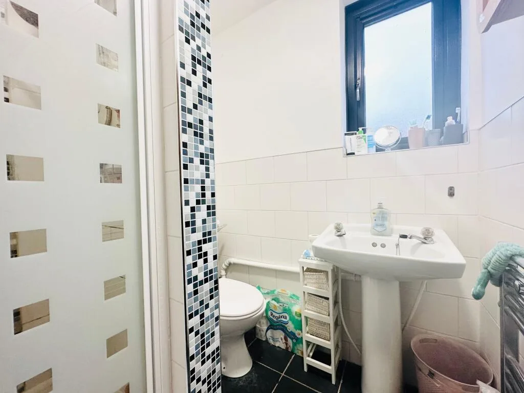6 bedroom terraced house for rent