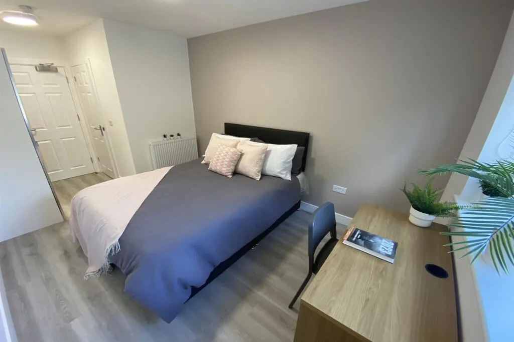 5 bedroom detached house for rent