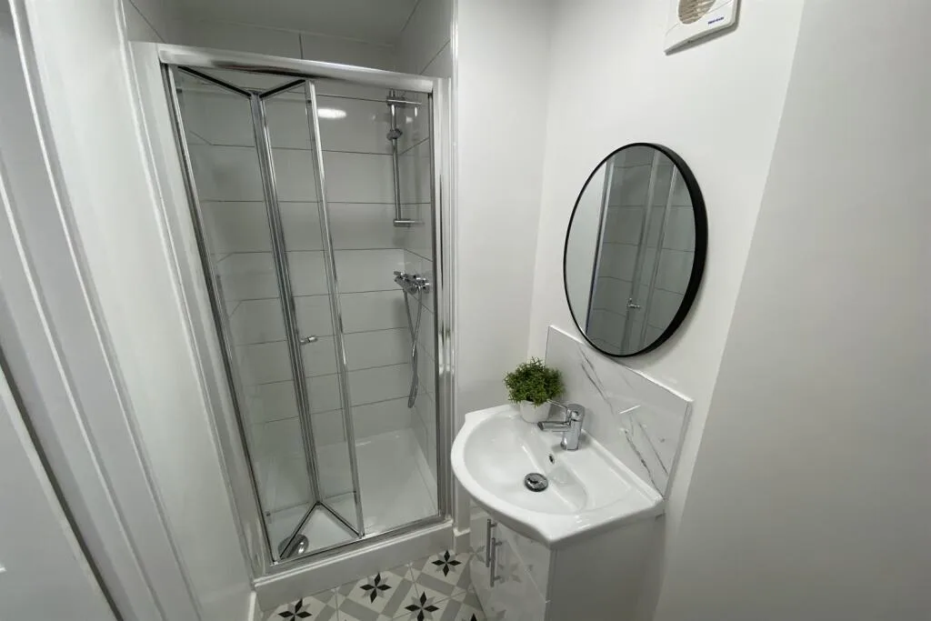 5 bedroom detached house for rent