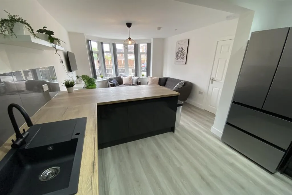 5 bedroom detached house for rent