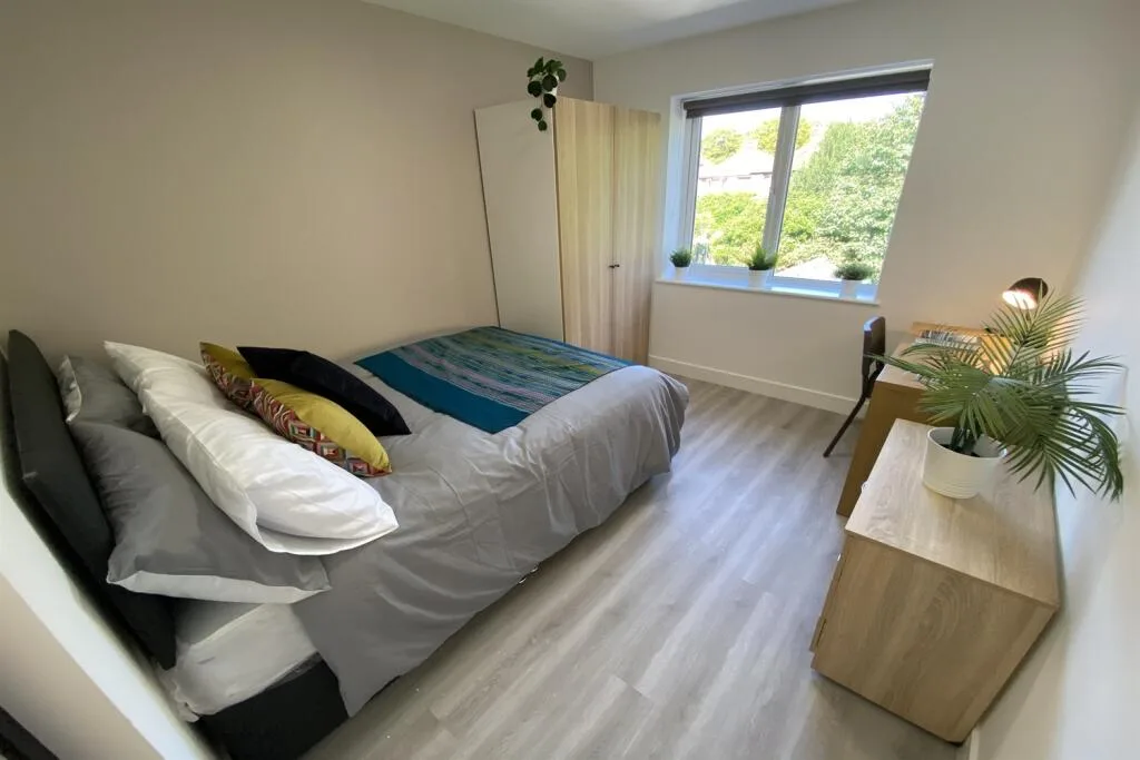 5 bedroom detached house for rent