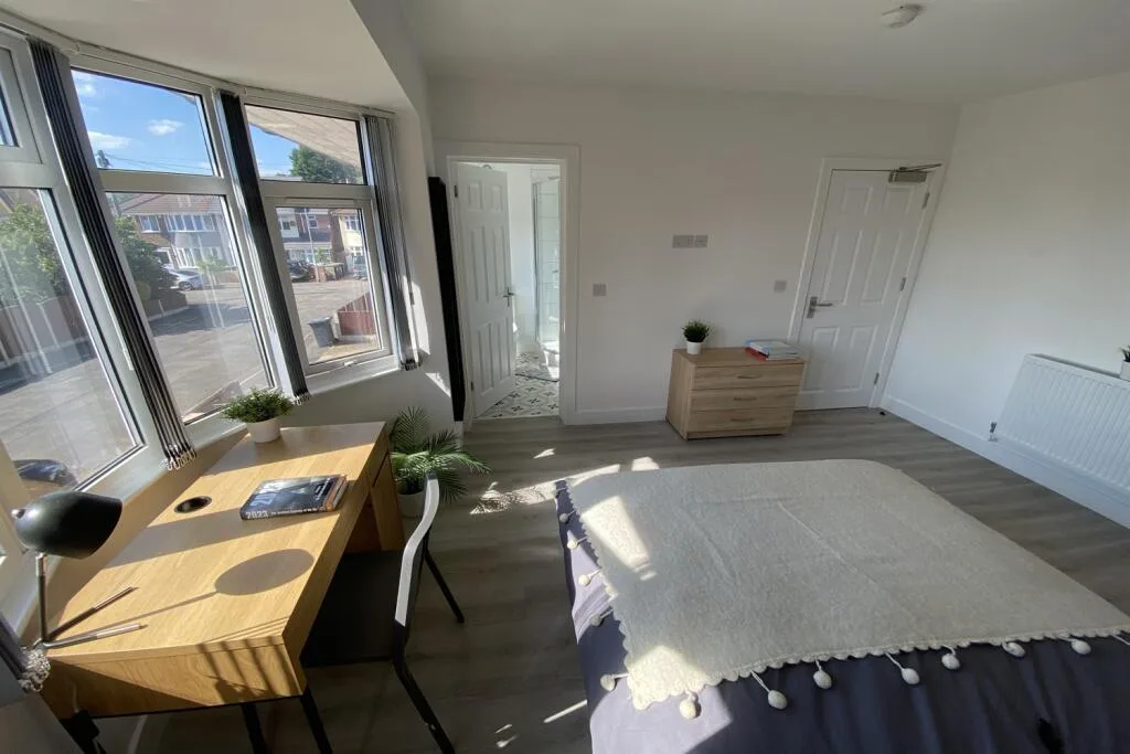 5 bedroom detached house for rent