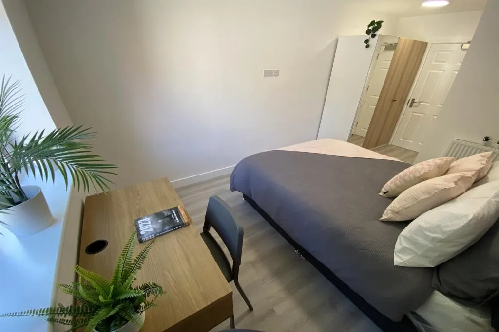 5 bedroom detached house for rent