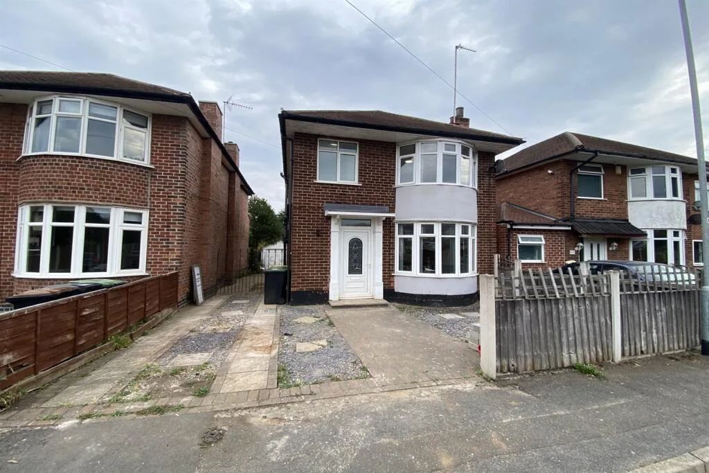 5 bedroom detached house for rent