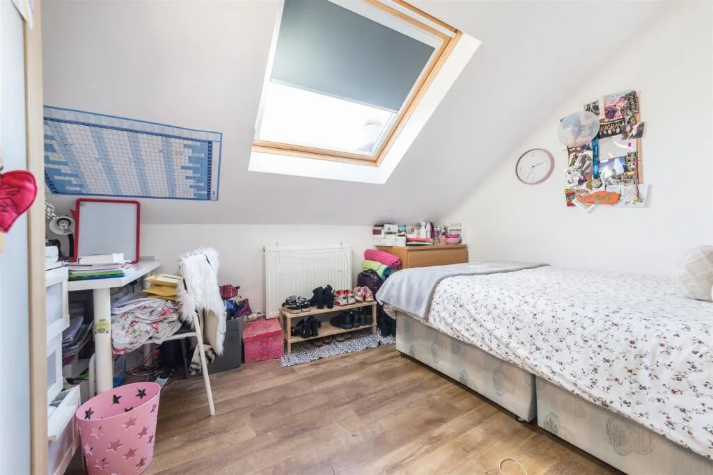 6 bedroom maisonette for rent