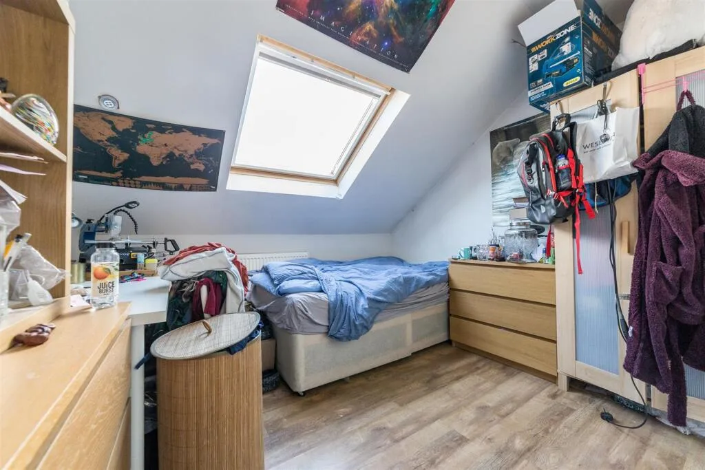 6 bedroom maisonette for rent