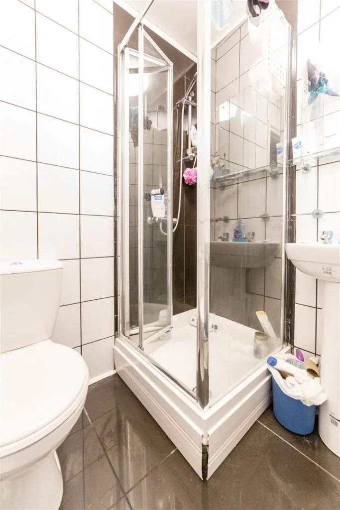 6 bedroom maisonette for rent