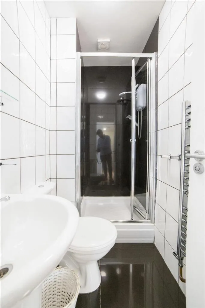 6 bedroom maisonette for rent