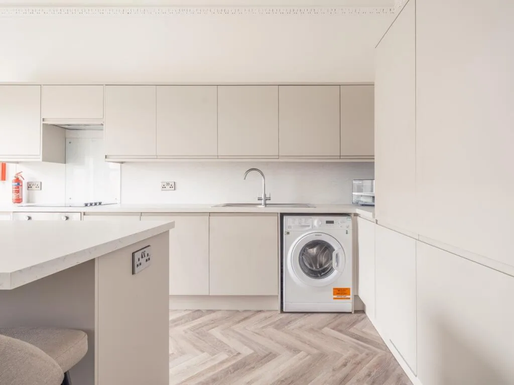 6 bedroom maisonette for rent