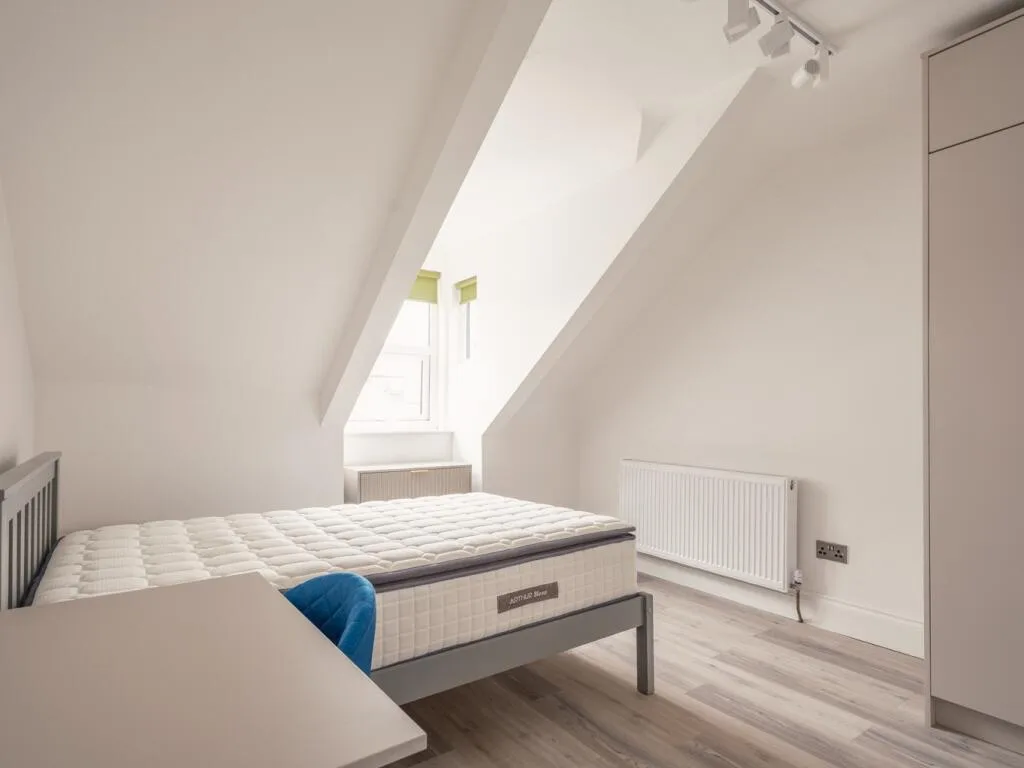 6 bedroom maisonette for rent