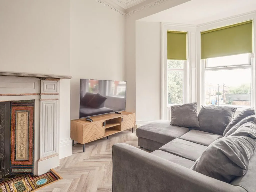 6 bedroom maisonette for rent