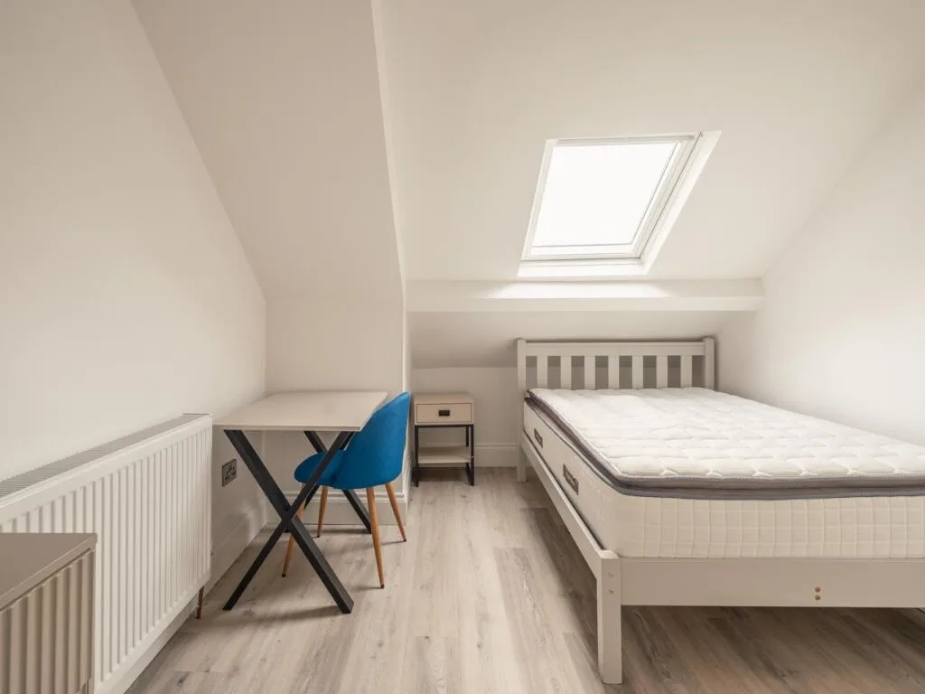 6 bedroom maisonette for rent
