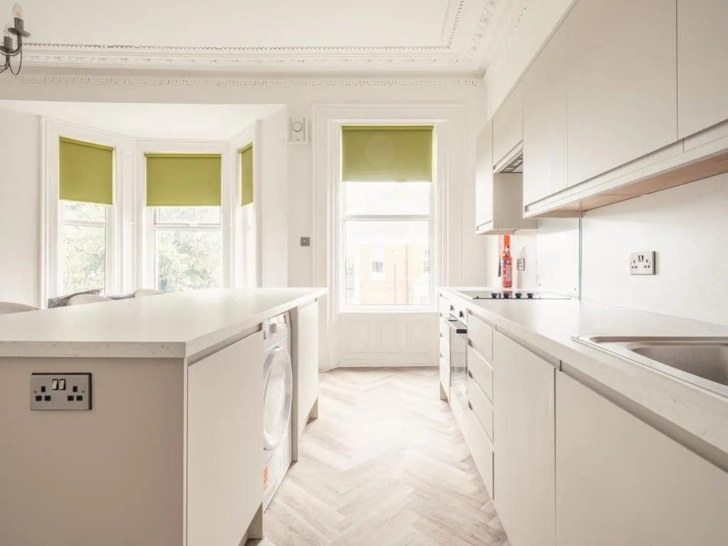 6 bedroom maisonette for rent