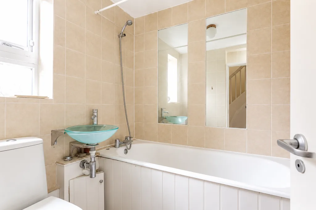 4 bedroom maisonette for rent