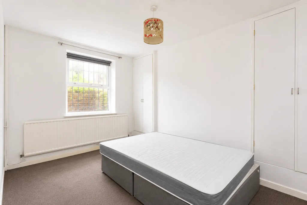 4 bedroom maisonette for rent