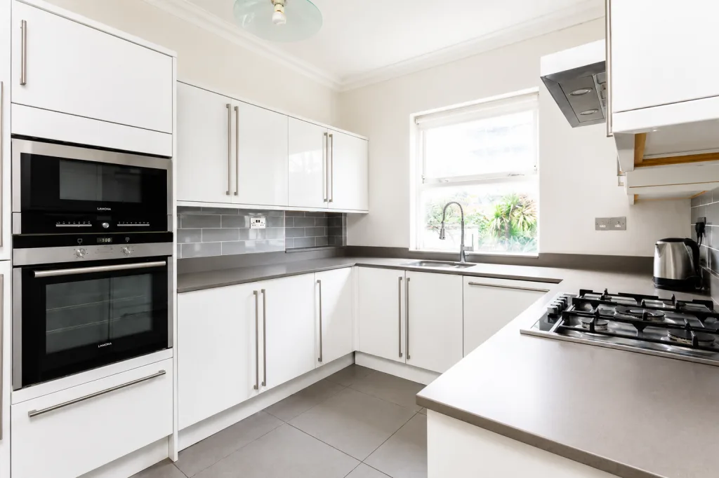 4 bedroom maisonette for rent