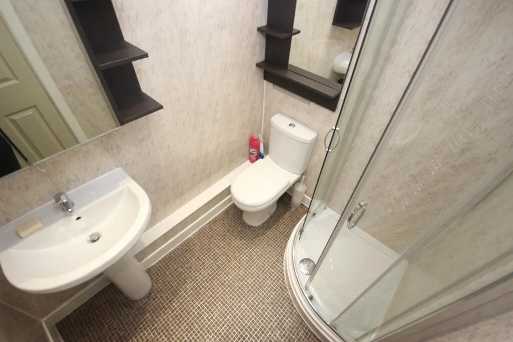 5 bedroom terraced house for rent