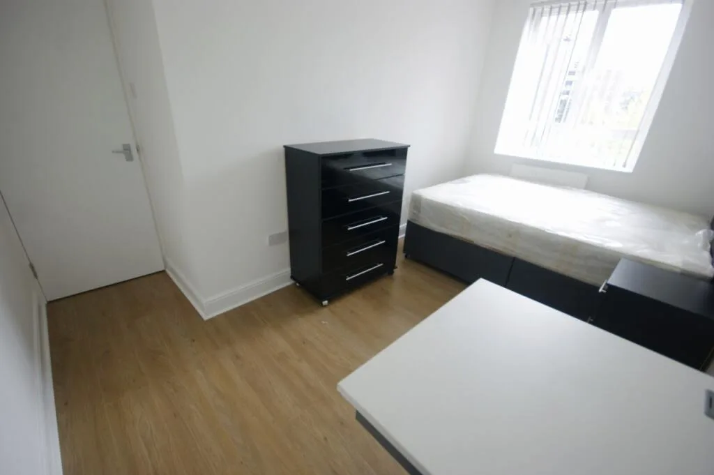 4 bedroom maisonette for rent