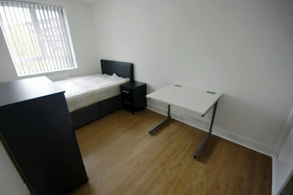 4 bedroom maisonette for rent