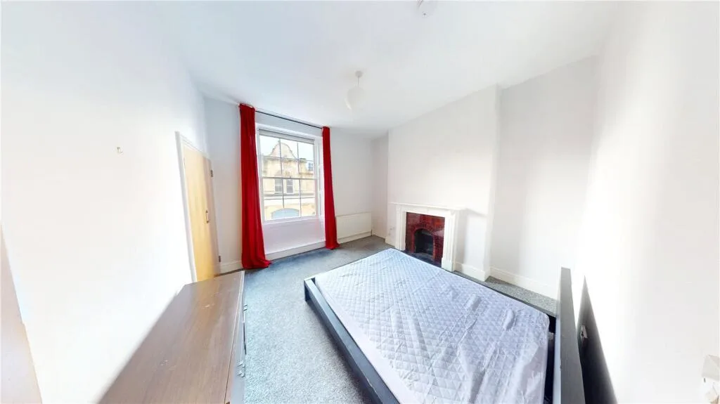 3 bedroom maisonette for rent