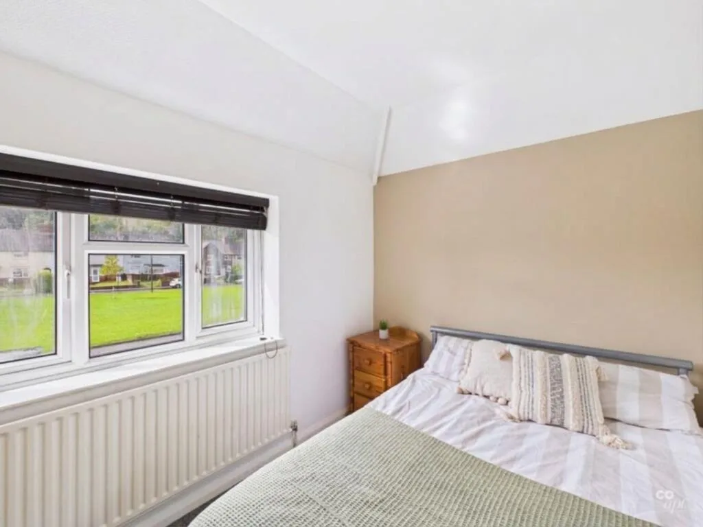 6 bedroom end of terrace house for rent