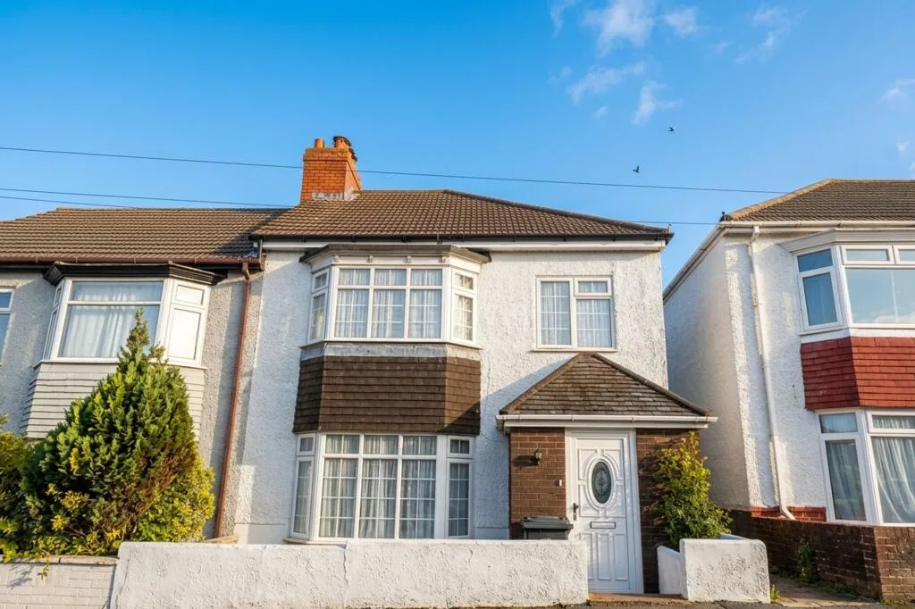 3 bedroom end of terrace house for rent