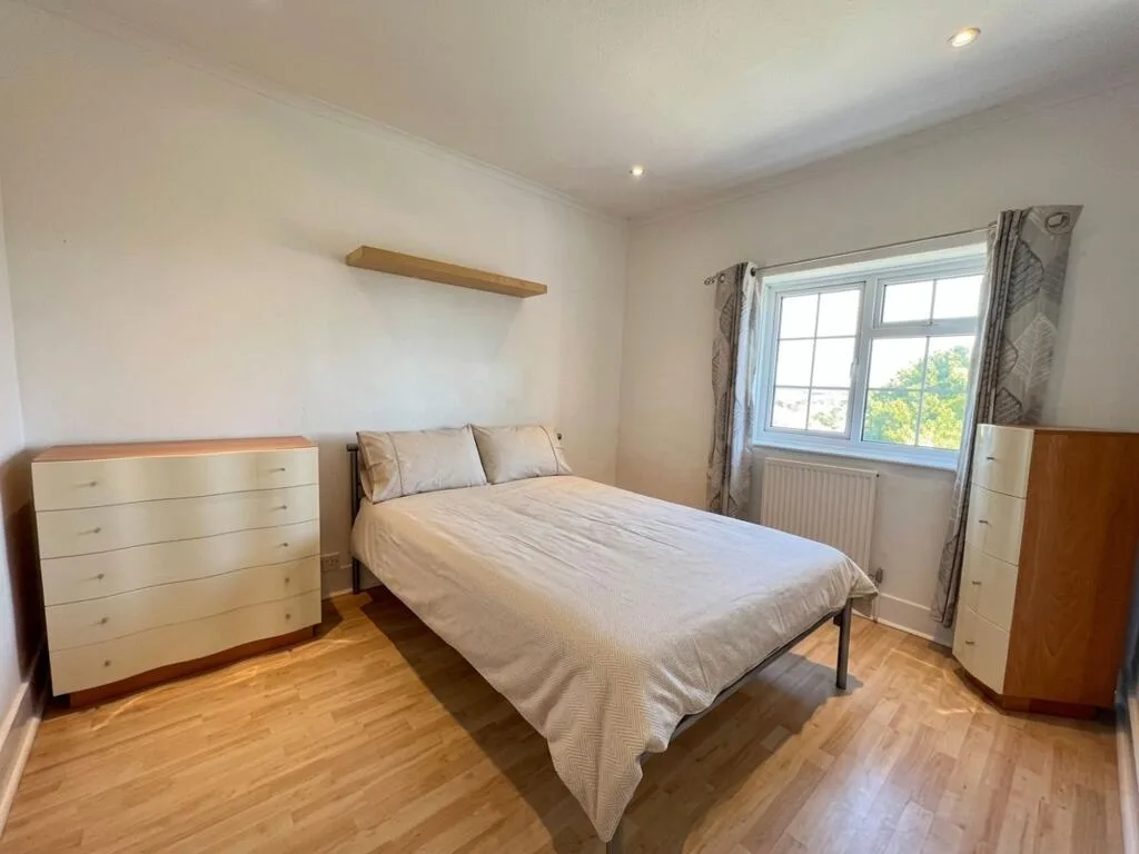 3 bedroom end of terrace house for rent