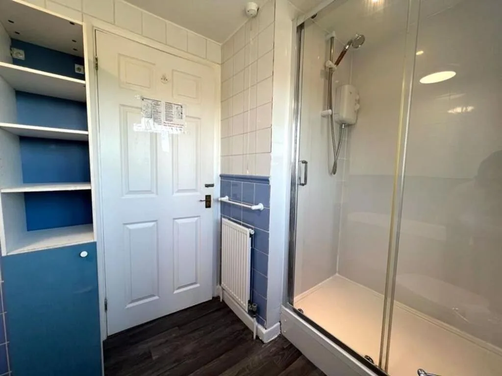 3 bedroom end of terrace house for rent