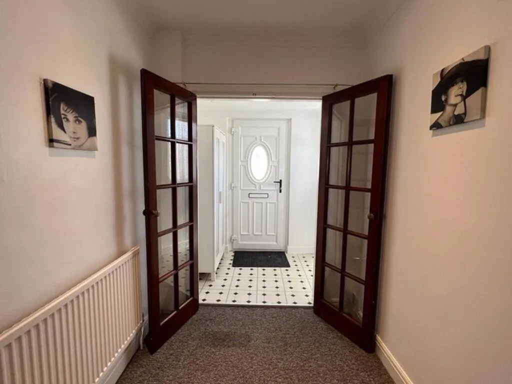 3 bedroom end of terrace house for rent