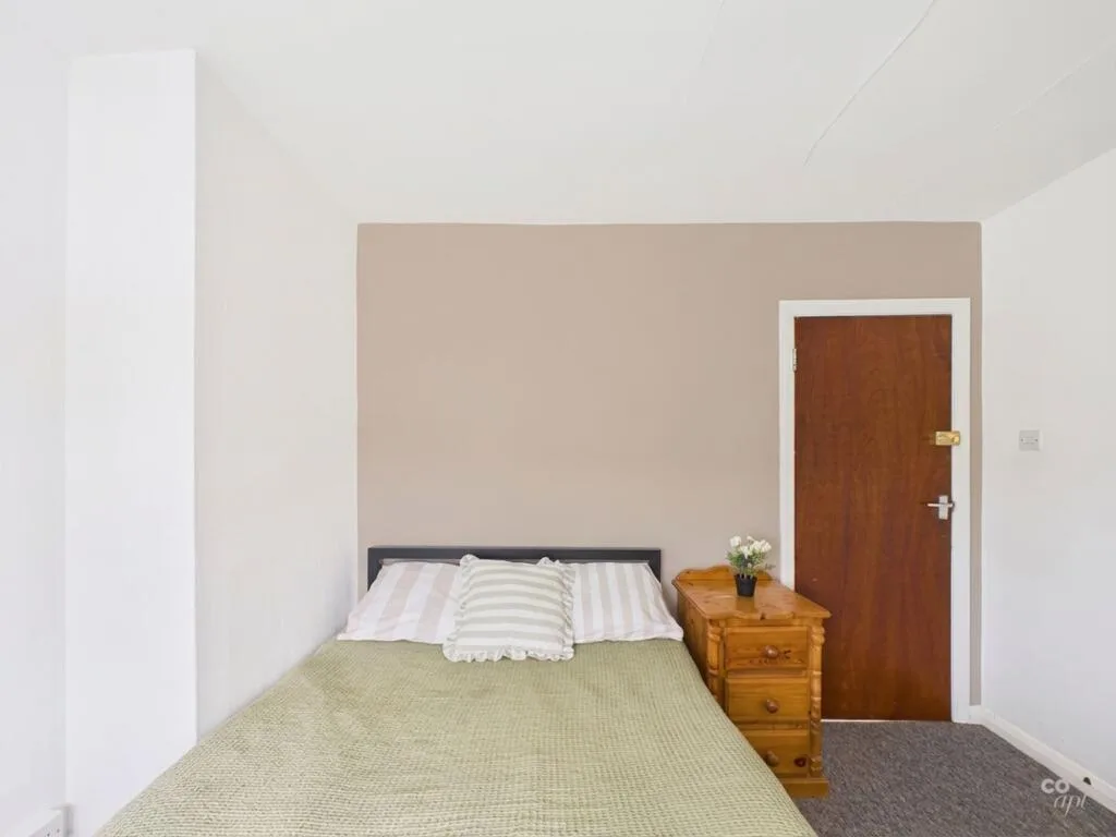 6 bedroom terraced house for rent