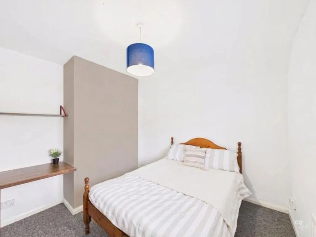 6 bedroom terraced house for rent